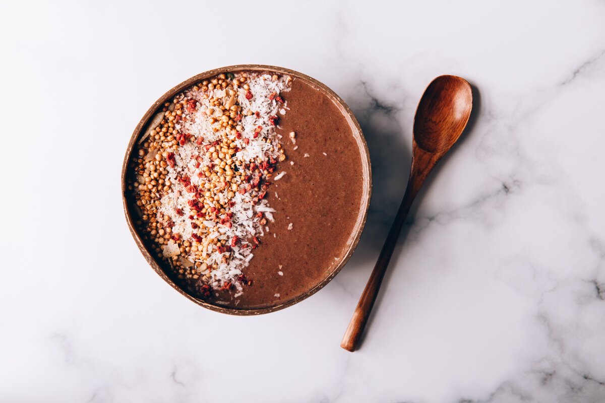 Chocolate açai bowl