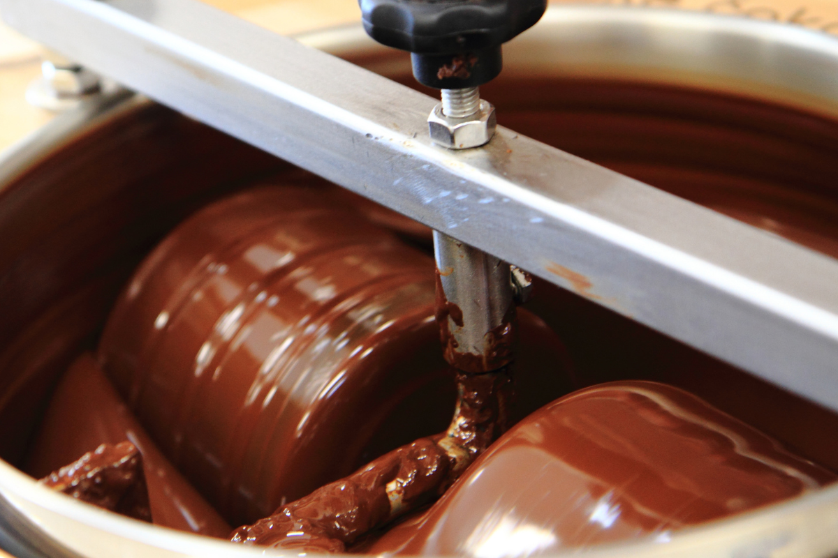 Grinding & Conching - Chocopedia - Cocoa Runners