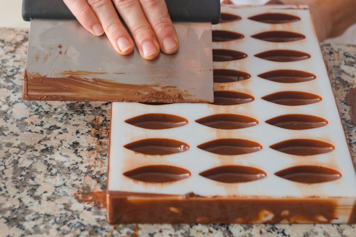 molding chocolate temperature