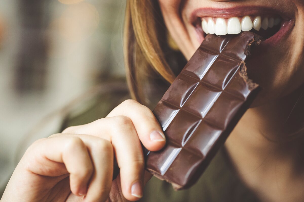 tasting chocolate expert