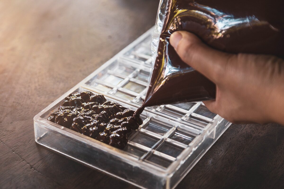 How To Prepare Chocolate Molds - I Sugar Coat It